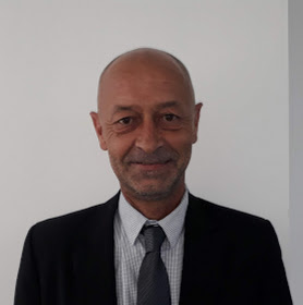 André