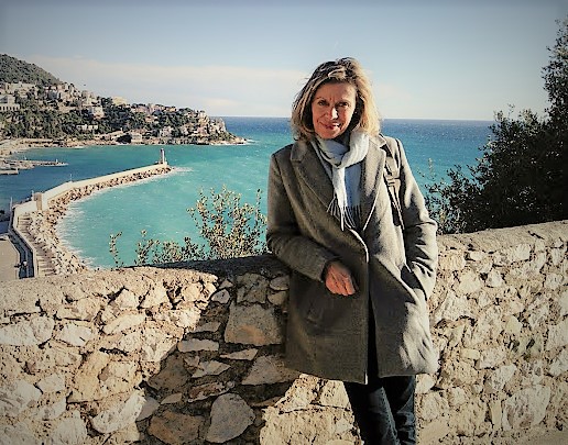 Evelyne